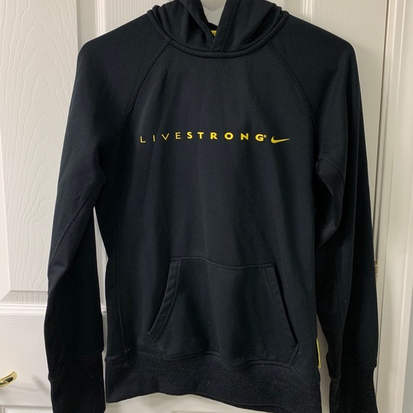 Nike Tops - Nike Women’s Therma Fit Livestrong Pullover Hoodie